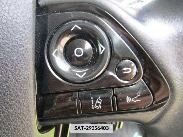 Toyota PRIUS 2019-01 352924-18