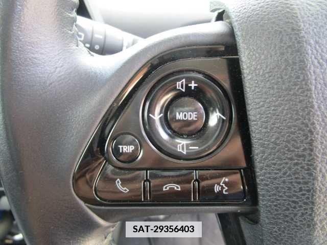 Toyota PRIUS 2019-01 352924-17