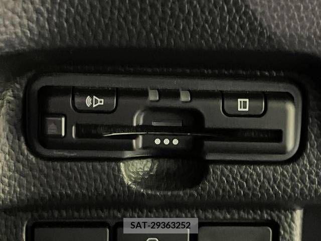 Honda N BOX CUSTOM 2021-10 246543-7