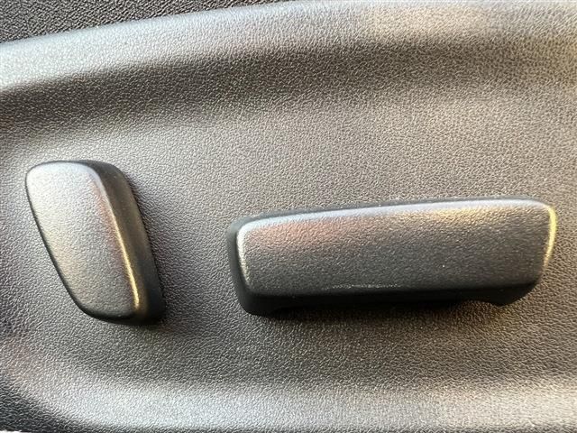 Toyota CROWN SEDAN 2015-03 28211-17
