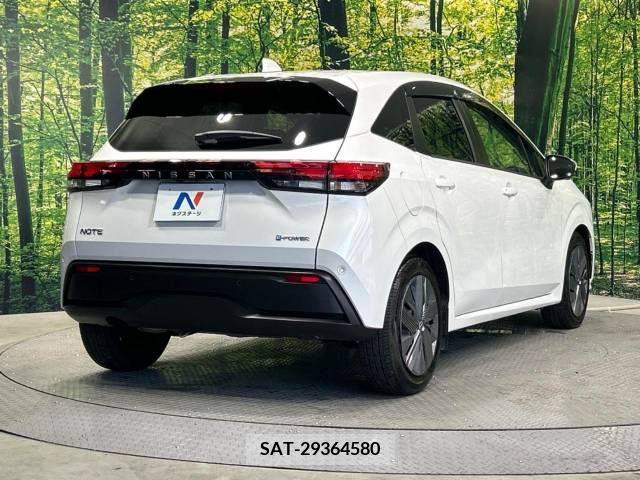 Nissan NOTE 2023-12 365360-17