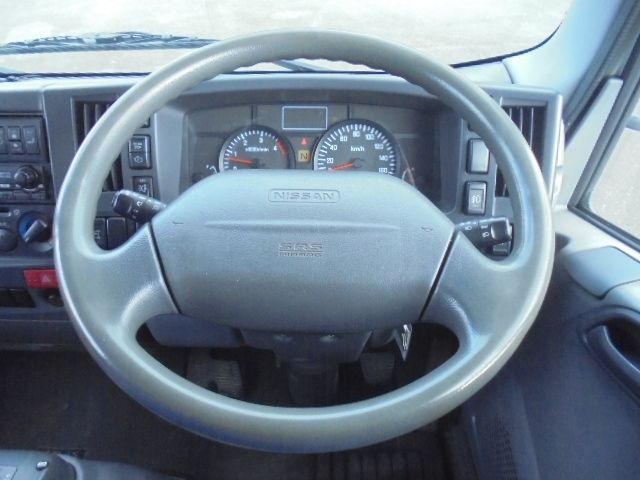 Nissan ATLAS 2011-12 10844-1