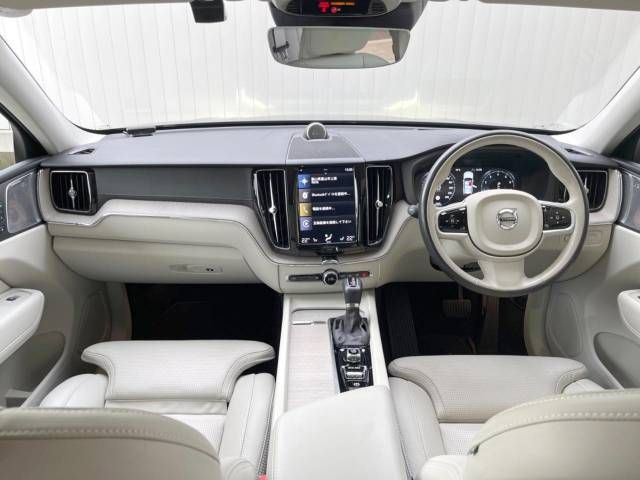 Volvo XC60 2019-07 196140-1