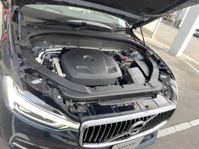 Volvo XC60 2019-07 196140-18