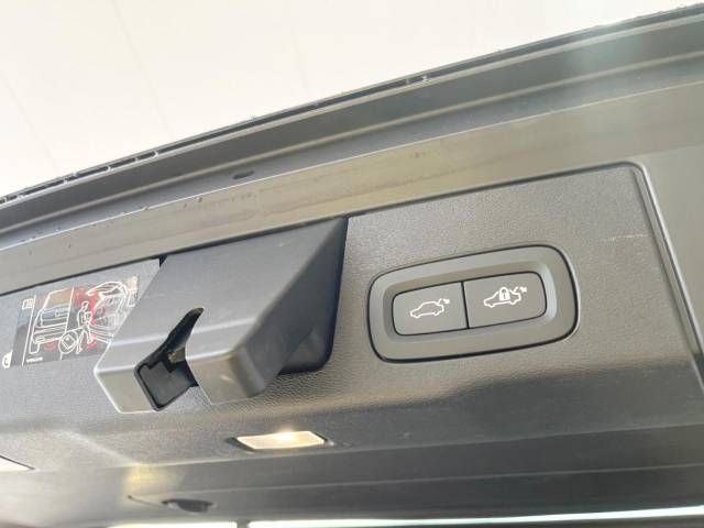 Volvo XC60 2019-07 196140-11