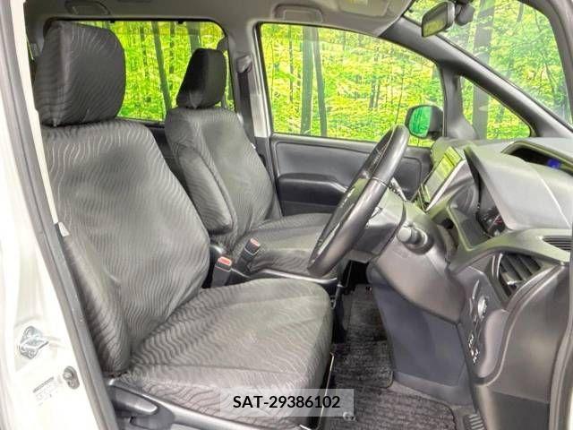 Toyota VOXY 2015-04 288852-8