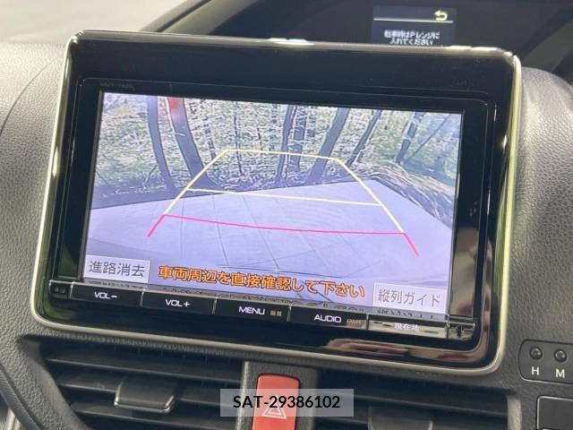 Toyota VOXY 2015-04 288852-4