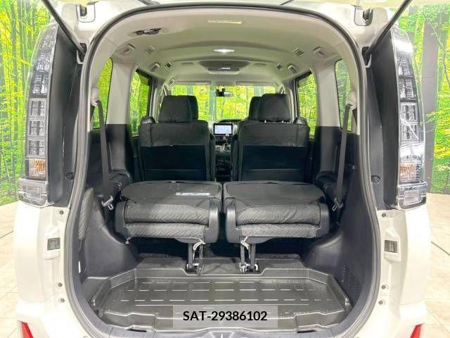 Toyota VOXY 2015-04 288852-11