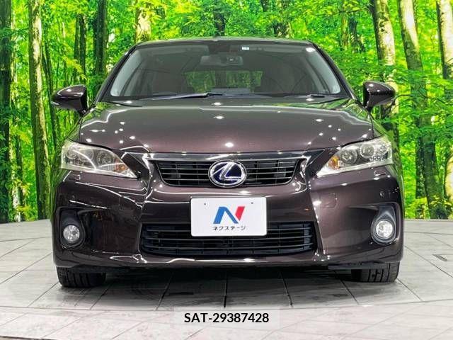 Lexus CT 2011-07 215633-14