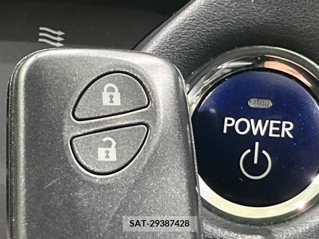 Lexus CT 2011-07 215633-6