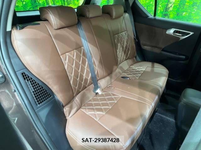 Lexus CT 2011-07 215633-10