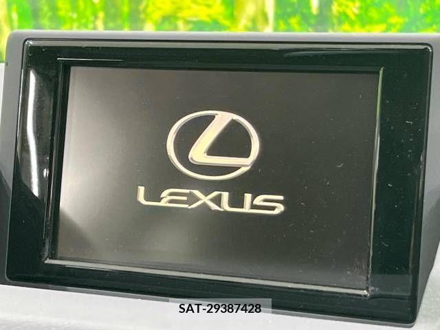 Lexus CT 2011-07 215633-2