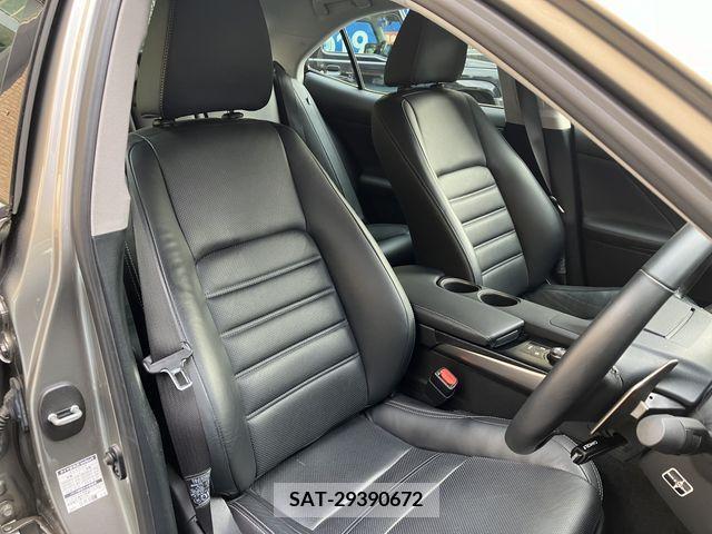Lexus IS 2013-09 275449-14