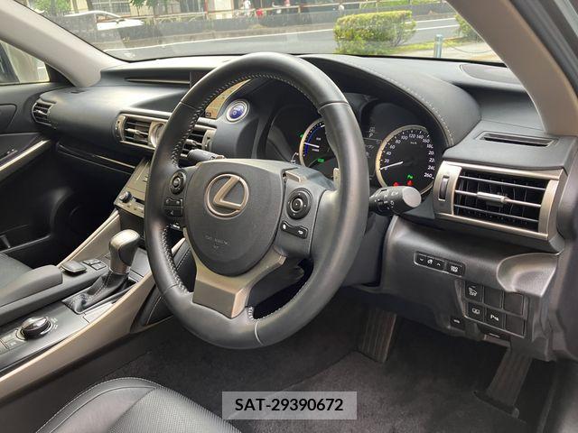 Lexus IS 2013-09 275449-1