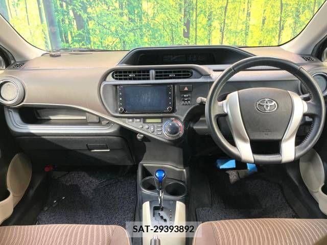 Toyota AQUA 2012-07 314092-1