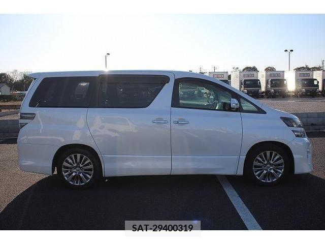 Toyota VELLFIRE 2013-11 213144-8