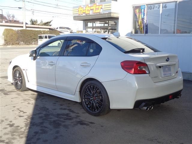 Subaru WRX STI 2017-01 2242-6