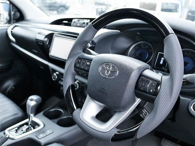 Toyota HILUX 2018-01 192356-3