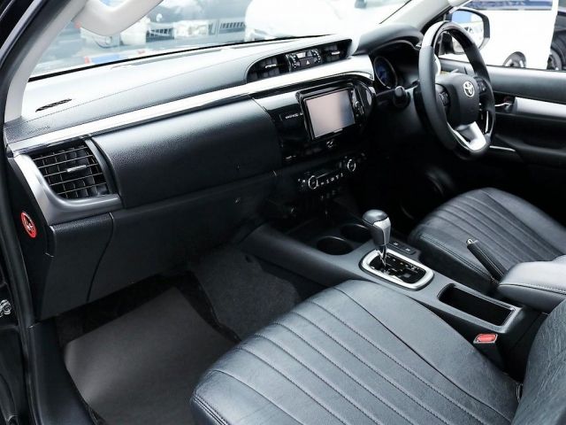 Toyota HILUX 2018-01 192356-4