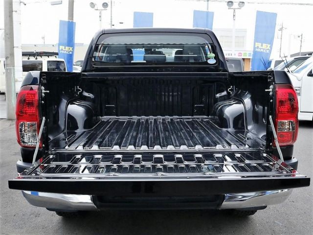 Toyota HILUX 2018-01 192356-17