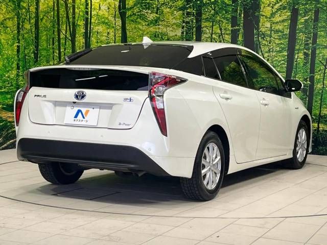 Toyota PRIUS 2018-11 185840-17