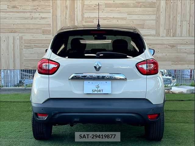 Renault CAPTUR 2015-12 212843-13