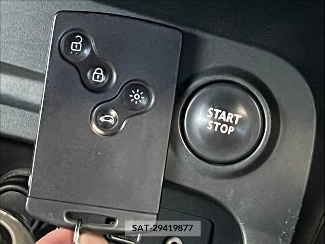 Renault CAPTUR 2015-12 212843-6