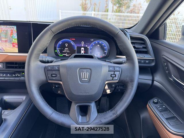 Toyota CROWN 2023-03 207649-11