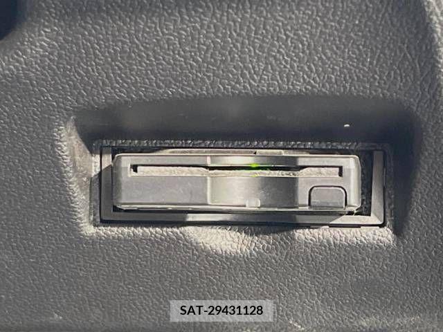 Toyota PRIUS 2019-08 209671-7