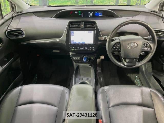 Toyota PRIUS 2019-08 209671-1