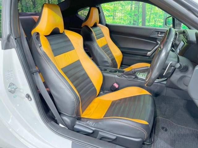 Toyota 86 2012-06 21167-8
