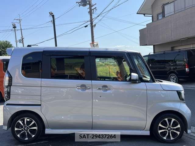 Honda N BOX CUSTOM 2018-02 279130-8