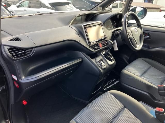 Toyota VOXY 2016-03 15651-8