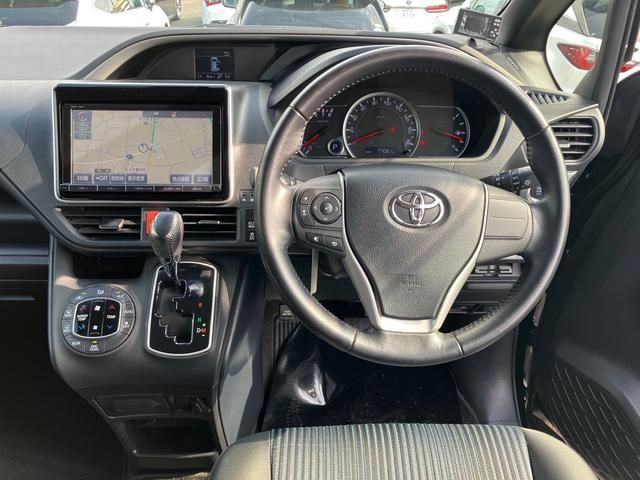 Toyota VOXY 2016-03 15651-22