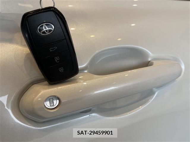 Toyota CROWN 2023-01 297728-17
