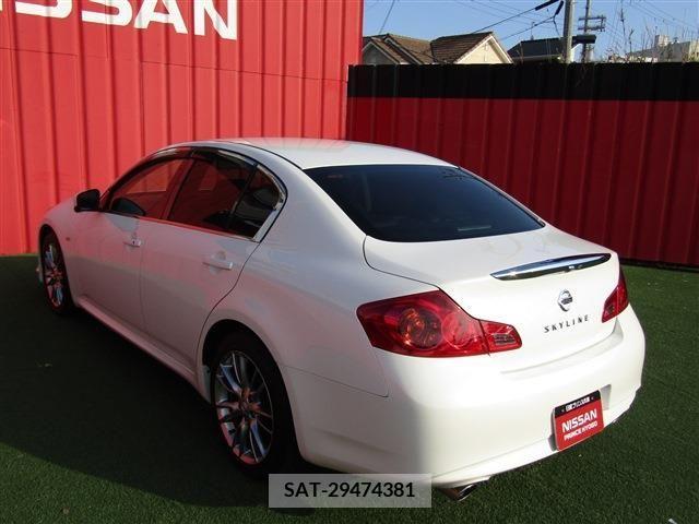 Nissan SKYLINE 2013-08 210841-1