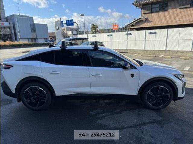 Peugeot 408 2023-06 317378-11