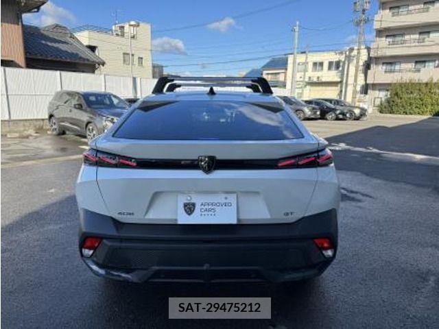 Peugeot 408 2023-06 317378-10