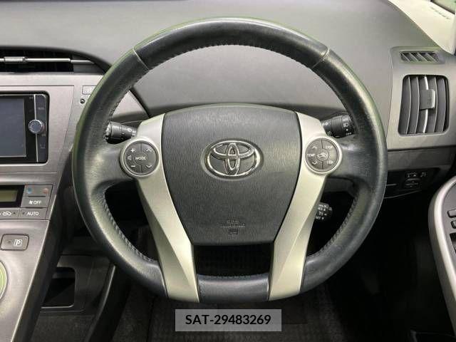 Toyota PRIUS 2014-03 257054-11