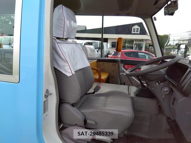 Toyota COASTER 2016-08 265703-1
