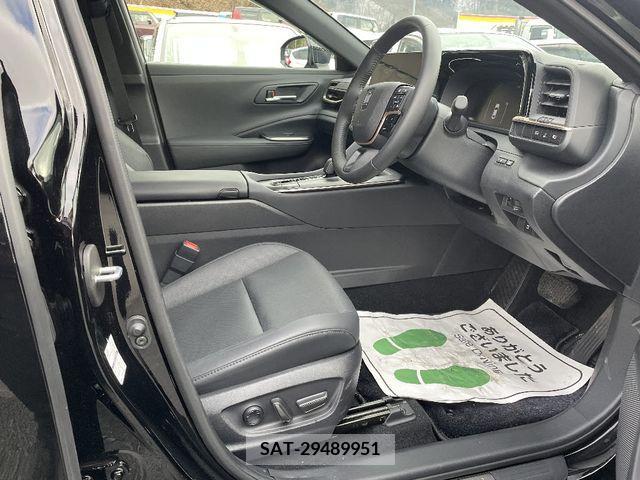 Toyota CROWN 2023-05 206631-4
