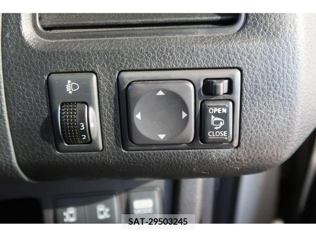 Nissan SERENA 2011-08 208642-13