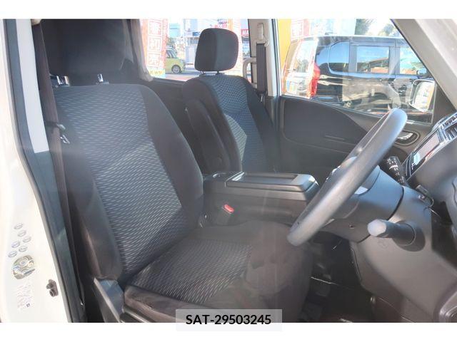 Nissan SERENA 2011-08 208642-19