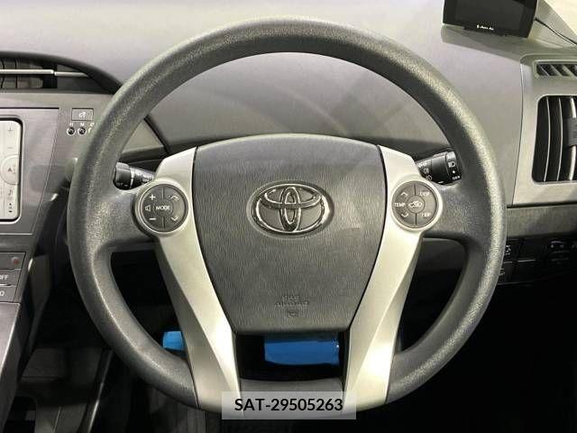 Toyota PRIUS 2012-06 335485-11