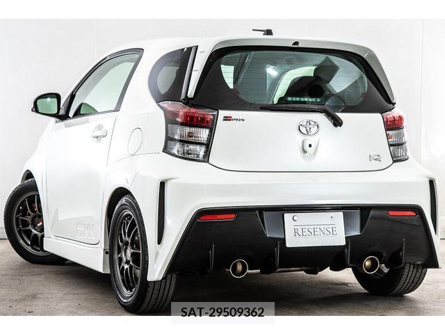 Toyota IQ 2012-11 361865-9