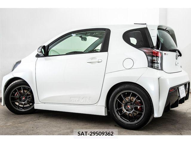 Toyota IQ 2012-11 361865-10