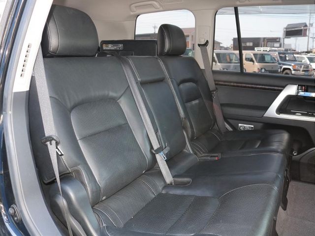 Toyota LAND CRUISER 2013-01 11200-7