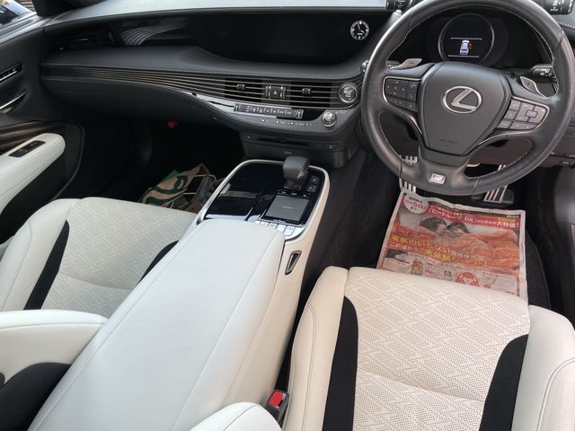 Lexus LS 2018-01 4935-21