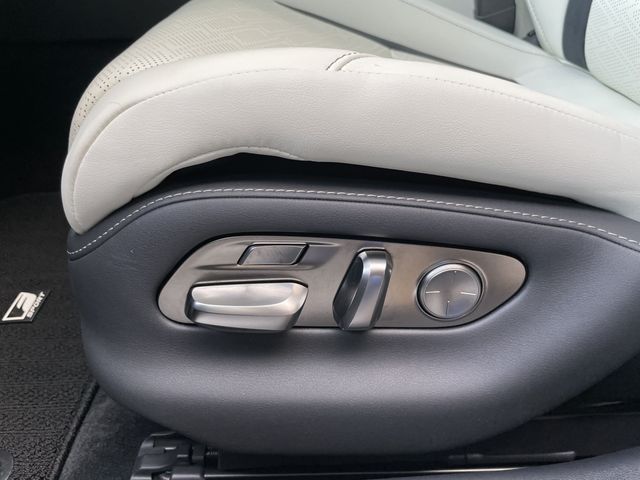 Lexus LS 2018-01 4935-8