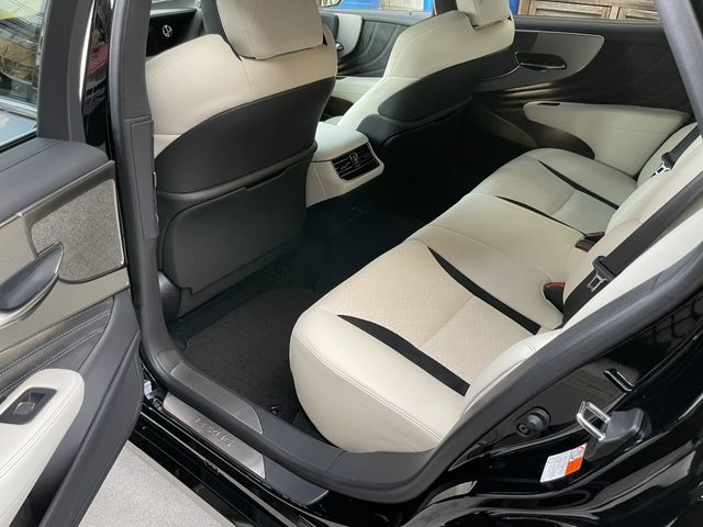 Lexus LS 2018-01 4935-29